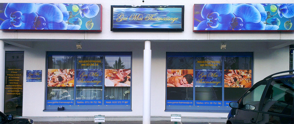 Schaufensterwerbung im Digitaldruck für Thaimassage in Stuttgart